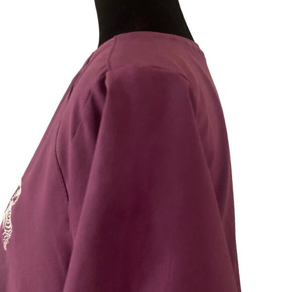 WonderWink W123 V-Neck Top in Eggplant - Picture 7 of 10